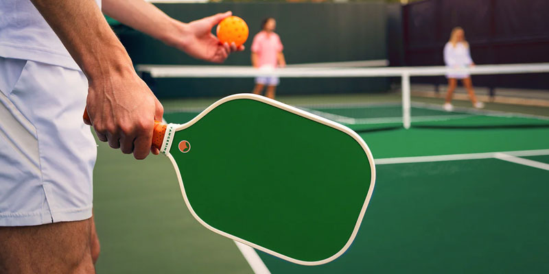 Thể Thao Pickleball Là Gì? Những Điều Thú Vị Về Pickleball 3 Chuẩn bị dụng cụ đúng chuẩn làm tăng trải nghiệm khi chơi